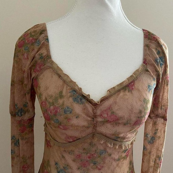 Express Lace Top in Cream - Picture 4 of 8